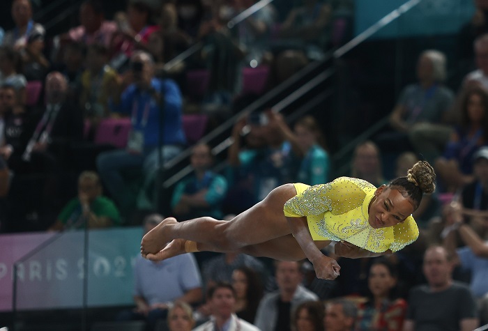 Rebeca Andrade garante medalha de prata no individual geral da ginástica nas Olimpíadas