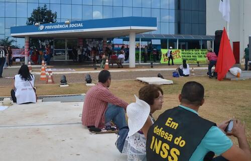 INSS: greve dos servidores leva segurados a usarem serviços digitais