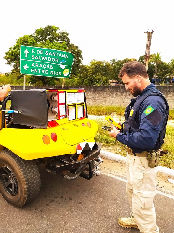 Baby Buggy com som do tipo ‘paredão’ é autuado durante blitz da PRF em Alagoinhas (BA)