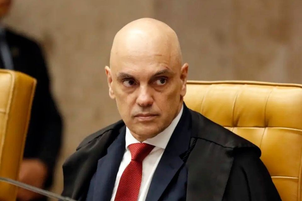 Justiça Militar nega pedido para afastar Moraes de julgamento de Bolsonaro