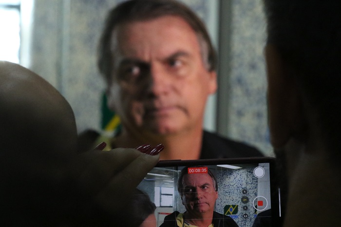 PF diz que Bolsonaro custeou viagem aos EUA com dinheiro de joias
