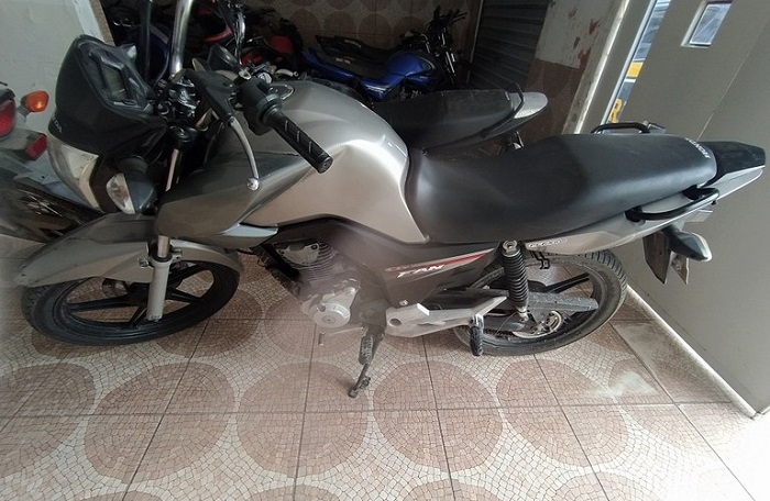 Em Ponto Novo (BA), PRF identifica e recupera motocicleta roubada