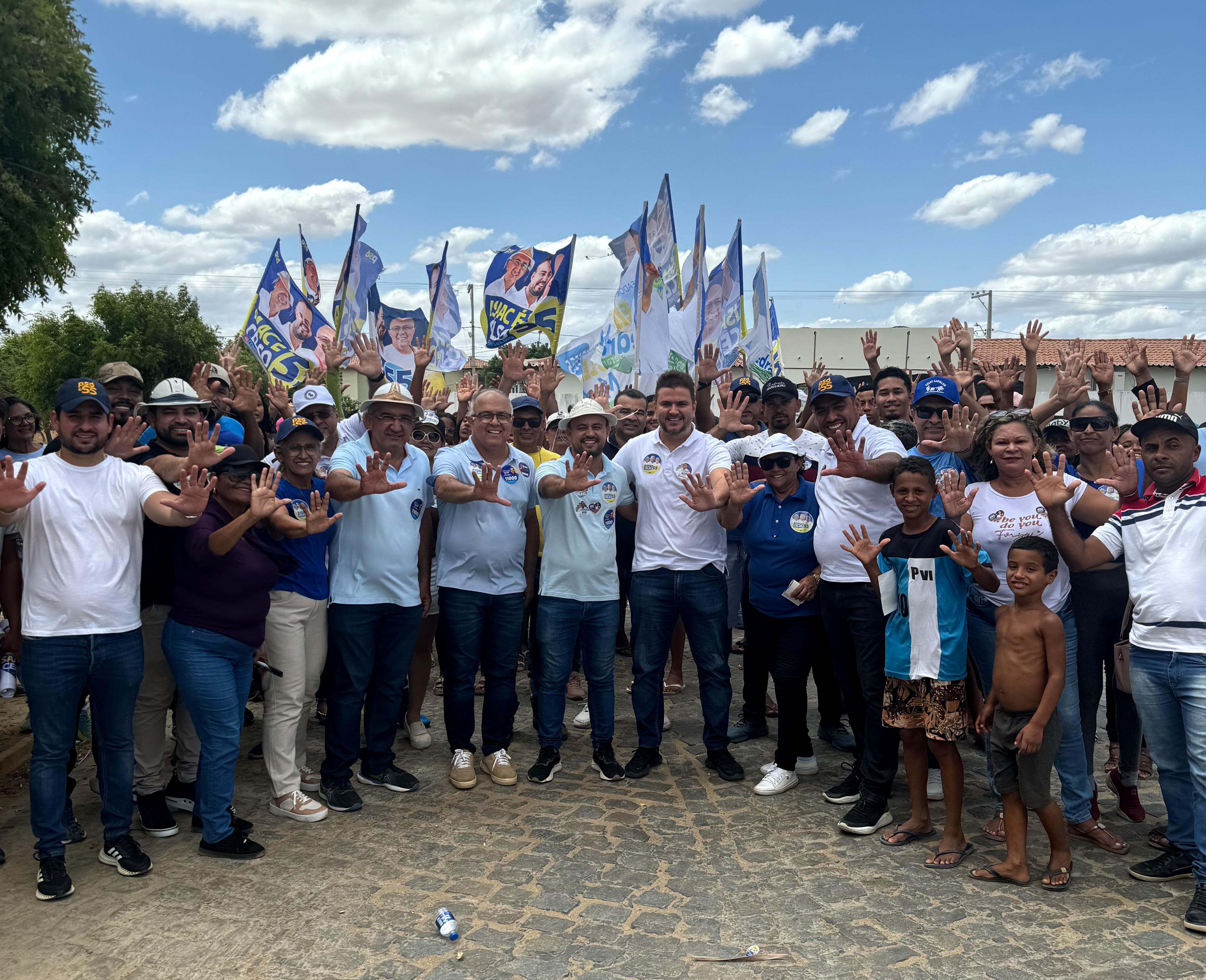 Time de Isaac faz porta-a-porta no Residencial São Francisco e moradores abraçam candidatura de Celso Carvalho, informa assessoria