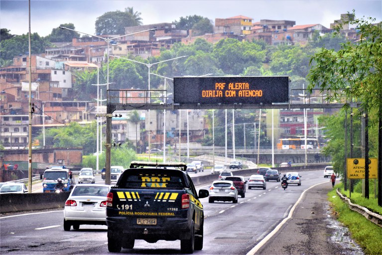 Homem foi detido em Salvador com carro levado de locadora