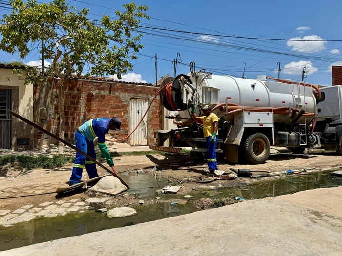 SAAE corrige quase 130 esgotos estourados em Juazeiro. Levantamento aponta cerca de 1 mil solicitações acumuladas nos últimos 6 meses