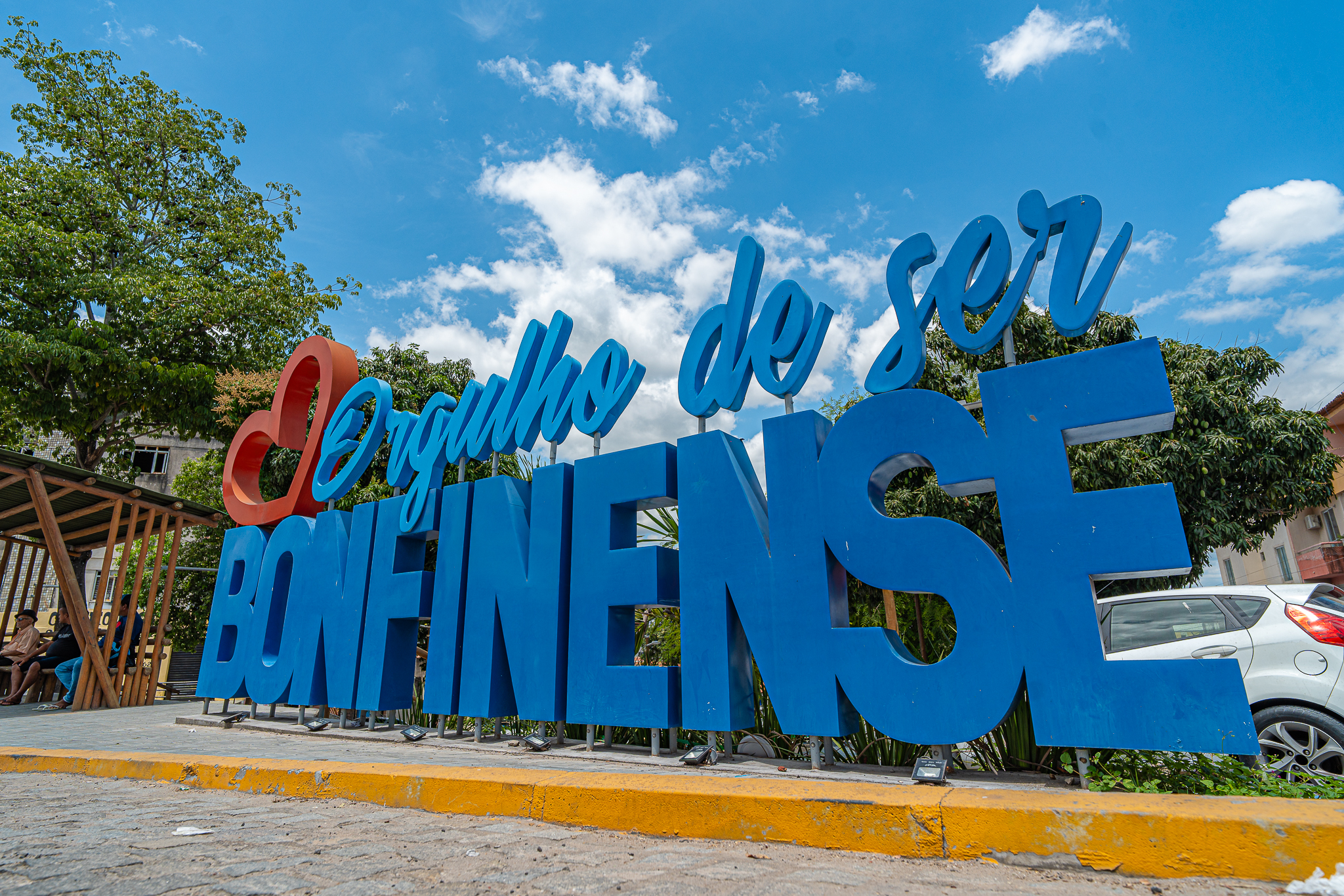 Prefeitura de Senhor do Bonfim antecipa salários e paga 13º integral