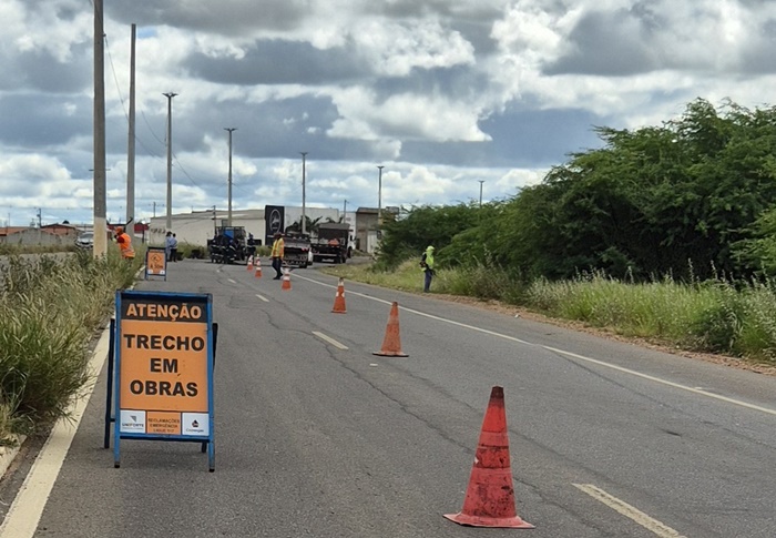 Após acidente e morte de idoso consórcio recupera asfalto da BA-210 em Juazeiro