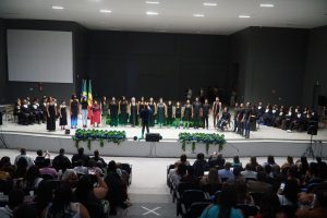 Artigo - O Caminho até o Palco: Uma Jornada de Sacrifícios e Renúncias