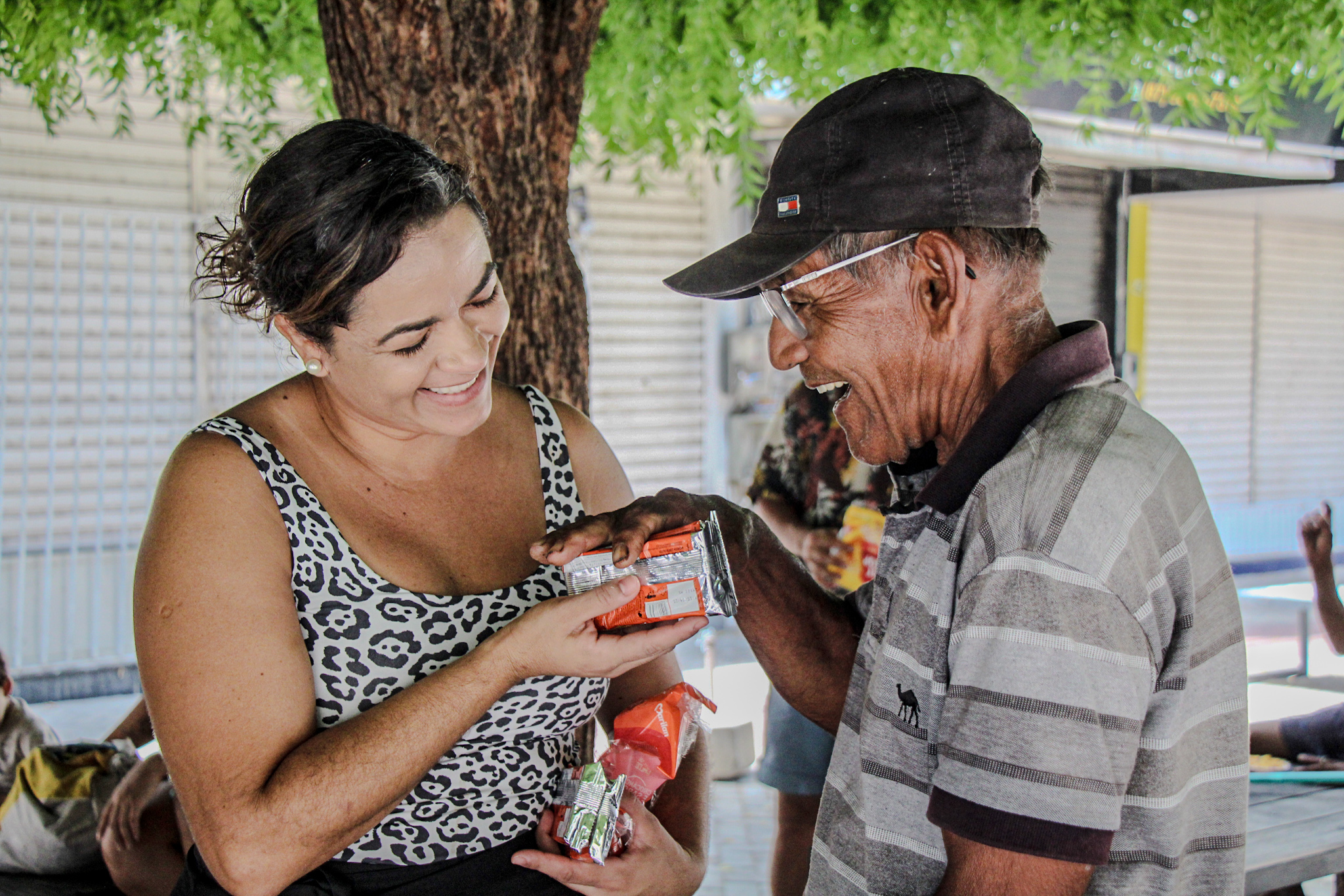 Projeto social arrecada doações para ação de Natal destinada a pessoas em situação de rua, em Petrolina