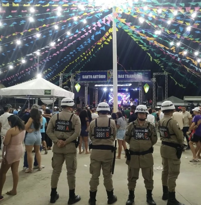 POLÍCIA MILITAR DA BAHIA EMPREGA EFETIVO NO TERCEIRO DIA DA FESTA SANTO ANTÔNIO DAS TRADIÇÕES 2024 EM JUAZEIRO