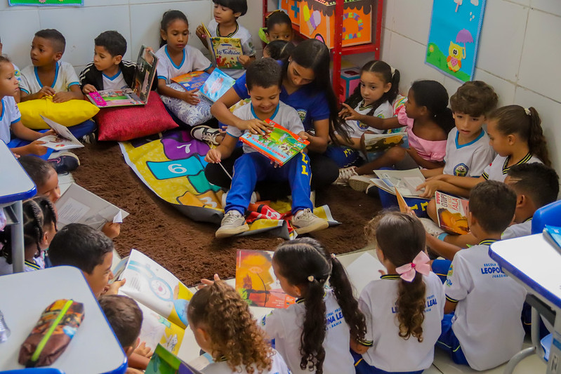 Gestão Suzana Ramos parabeniza professores pelo seu dia e destaca iniciativas de valorização para categoria