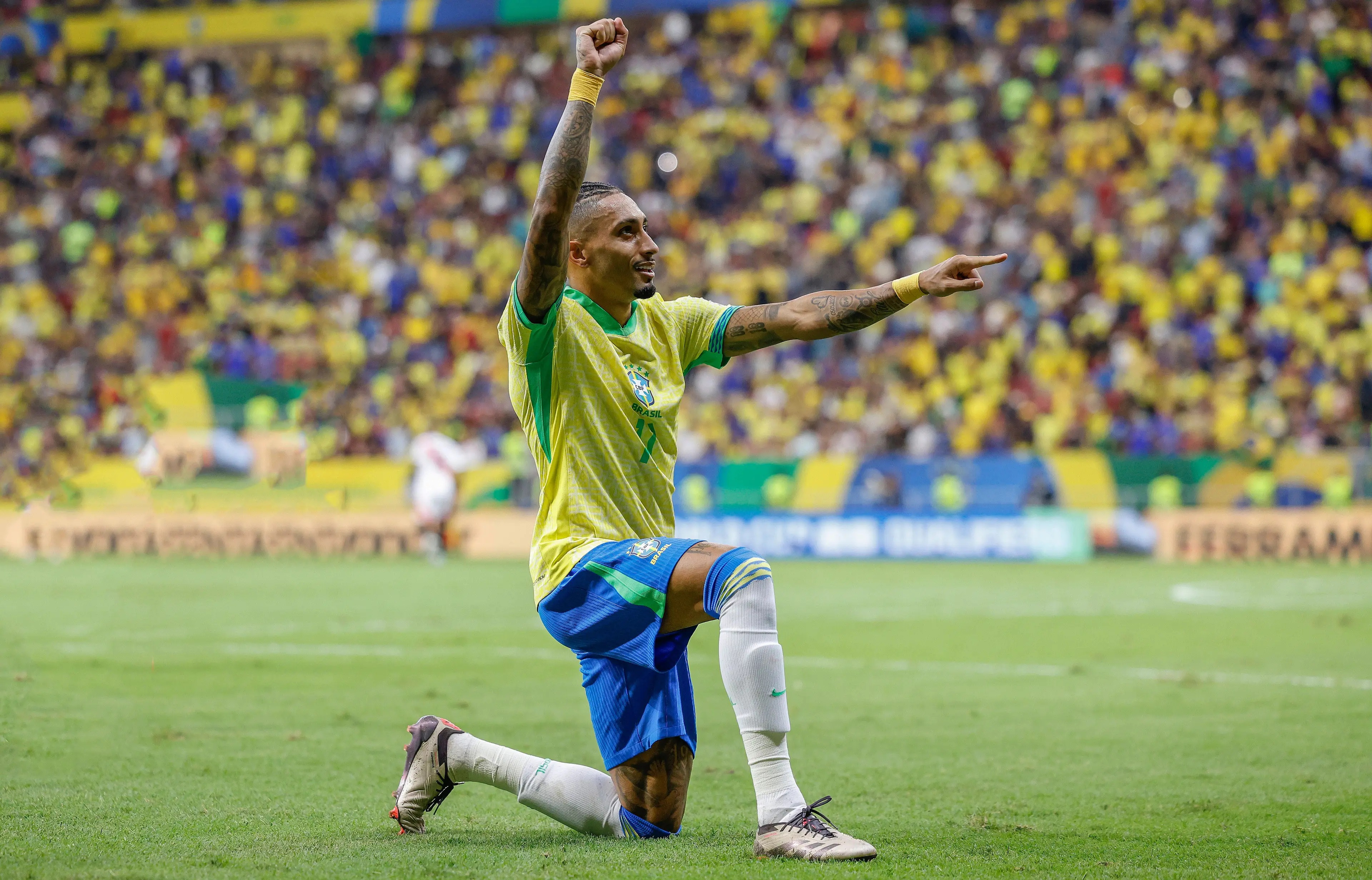 BRASIL GOLEIA PERU POR 4 A 0