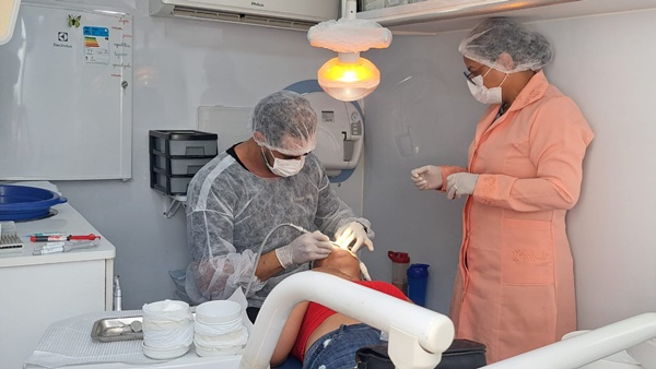 Moradores do Argemiro e bairros vizinhos são atendidos pela Unidade Móvel Odontológica