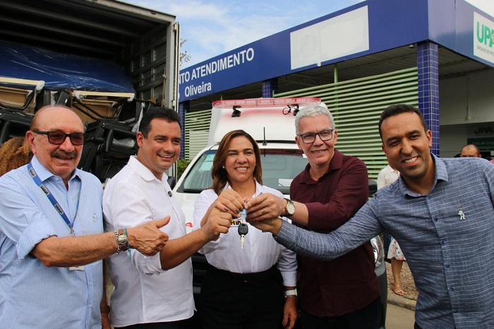 Sesab entrega equipamentos, medicações e ambulância para atender pacientes do Hospital Materno Infantil e UPA de Juazeiro