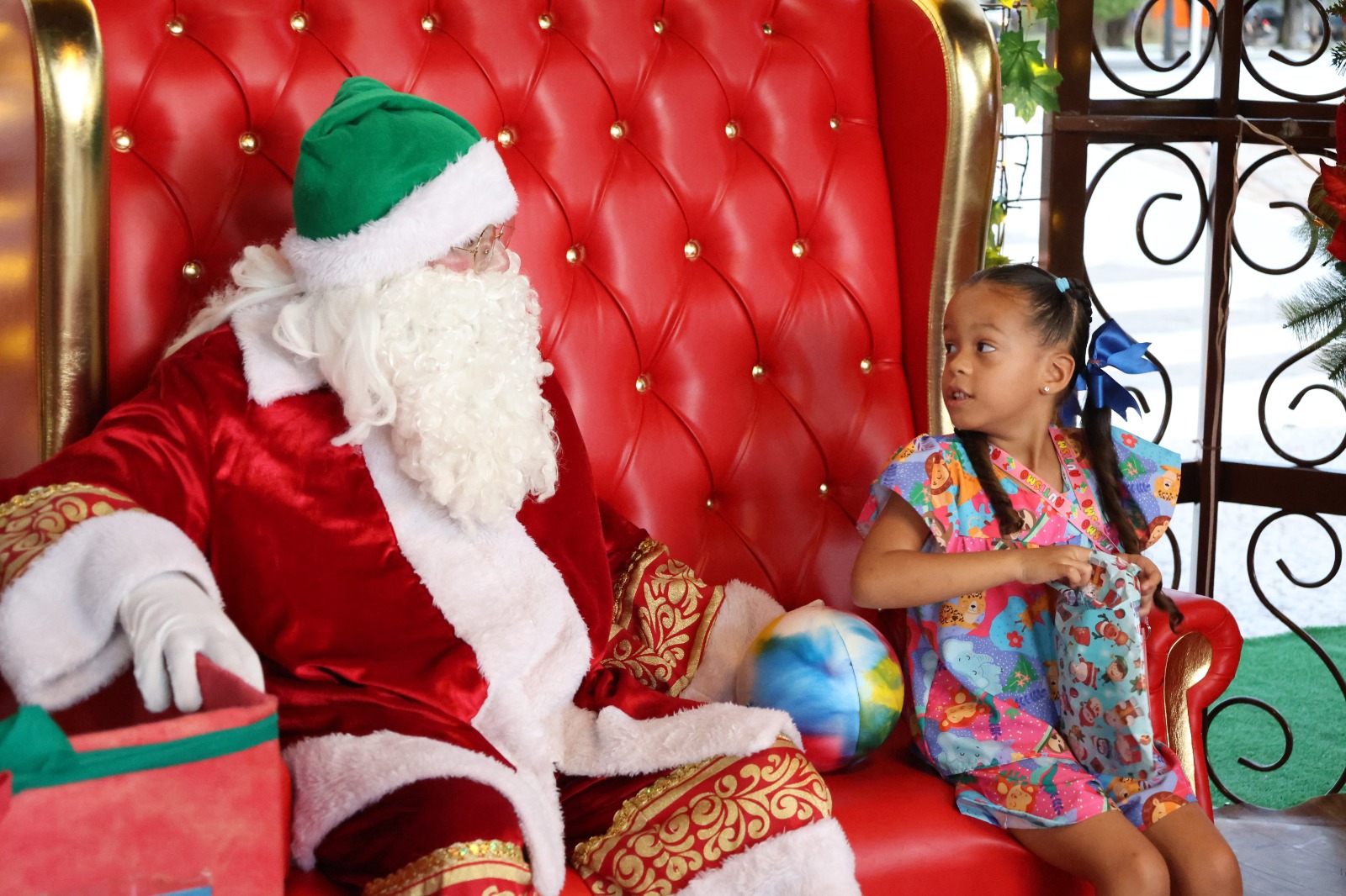 Pelo 2º ano, Transforma Petrolina realiza momento especial para crianças autistas  com Papai Noel, no Natal Luz