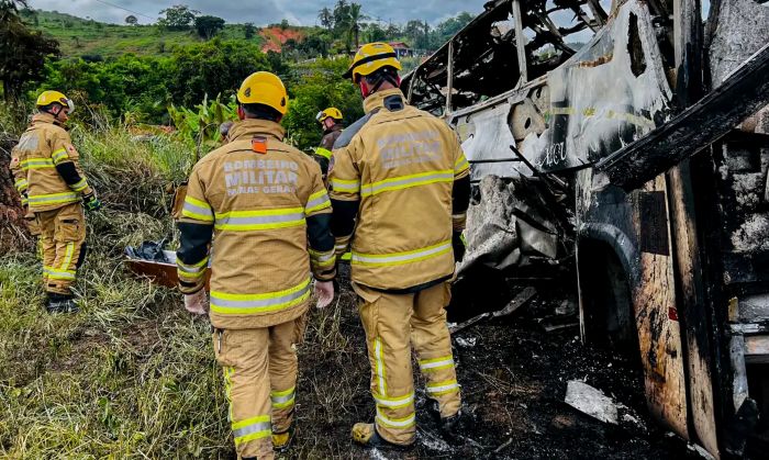 BR 116: Mortes confirmadas no acidente em rodovia chegam a 38