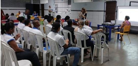 Estudantes da EJA participam de ação educativa do TRE-BA sobre fake news e desinformação