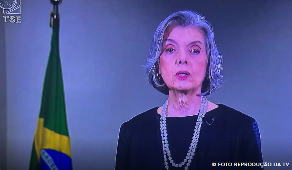 "O seu voto é a cidade que se constrói", afirma ministra do TSE desejando um "excelente domingo de eleições democráticas" 