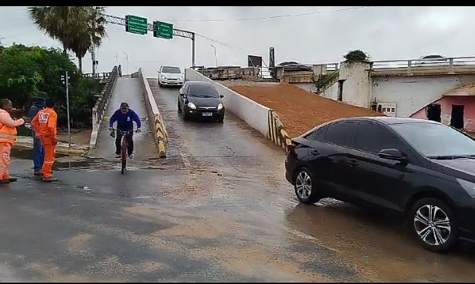 Rampa de descida da Ponte Presidente Dutra é liberada nesta quinta-feira por causa da chuva,