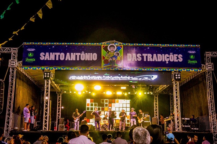 Segunda noite do Santo Antônio das Tradições anima população de Juazeiro com autêntico forró pé-de-serra