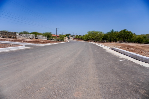 Carnaíba do Sertão ganha mais infraestrutura e mobilidade com a entrega da pavimentação asfáltica da Av. Profª Terezinha Elvira de Macedo