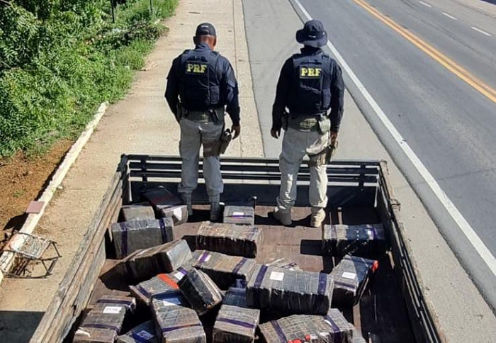 PRF apreende quase 400 Kg de maconha em Juazeiro