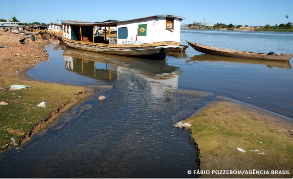 O Rio São Francisco já não apresenta a mesma vitalidade. Hoje enfrenta uma redução crítica em seu volume d