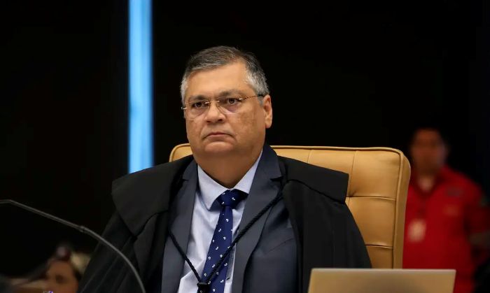 Dino rebate prefeitos, nega que decisão sobre emendas corte verbas da saúde e aponta descumprimento