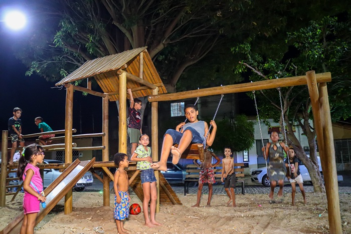 Prefeitura de Juazeiro entrega nova praça e beneficia moradores dos bairros Maringá e Nossa Senhora da Penha