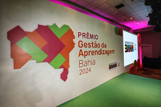 SEC-Bahia avalia ano letivo 2024 e premia escolas que foram destaque na gestão de aprendizagem