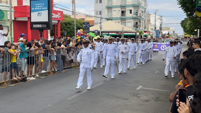 Forças Armadas iniciam o desfile do Dia 07 de Setembro em Juazeiro