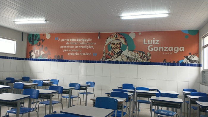 Painel de Luiz Gonzaga em escola estadual inspira estudantes a atitudes positivas sobre cultura e cotidiano