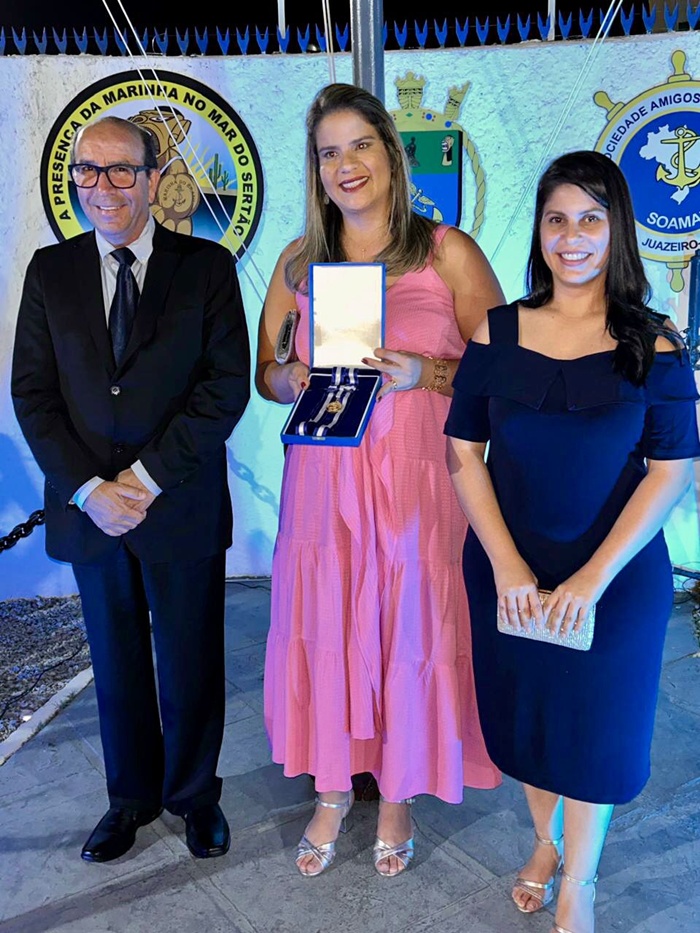 Agrovale recebe medalha Amigo da Marinha