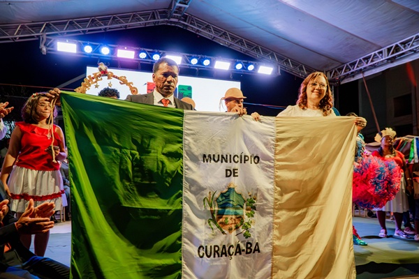  Murilo Bomfim toma posse como prefeito de Curaçá