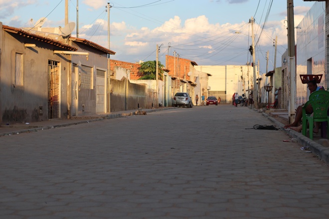 Prefeitura de Juazeiro entrega 14 ruas pavimentadas no bairro João Paulo II e reforça compromisso com o desenvolvimento do município