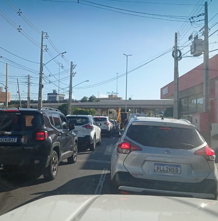 Ponte presidente Dutra mais uma vez congestionada: "é urgente uma nova ponte"