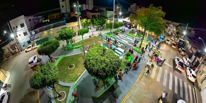 Em clima de festa, Prefeitura de Juazeiro entrega requalificação da Praça Simões Filho, no Centro, e anuncia pavimentação de todo bairro Dom José Rodrigues 