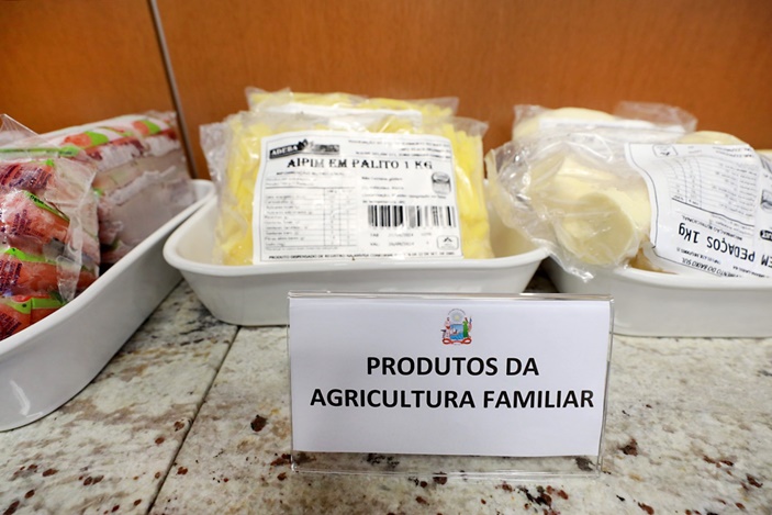 Refeições com alimentos da agricultura familiar da Bahia estão garantidas para 316 mil estudantes