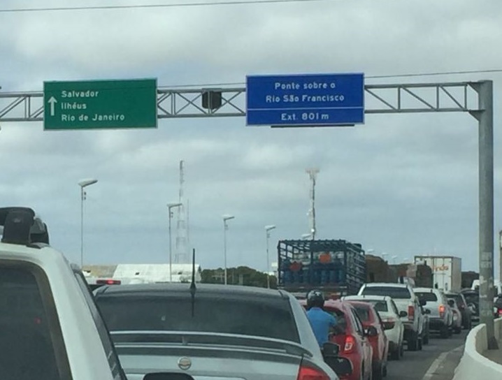 Motoristas reclamam de engarrafamento da ponte presidente Dutra: absurdo