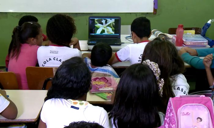 Metade das escolas brasileiras descumpre lei antirracista