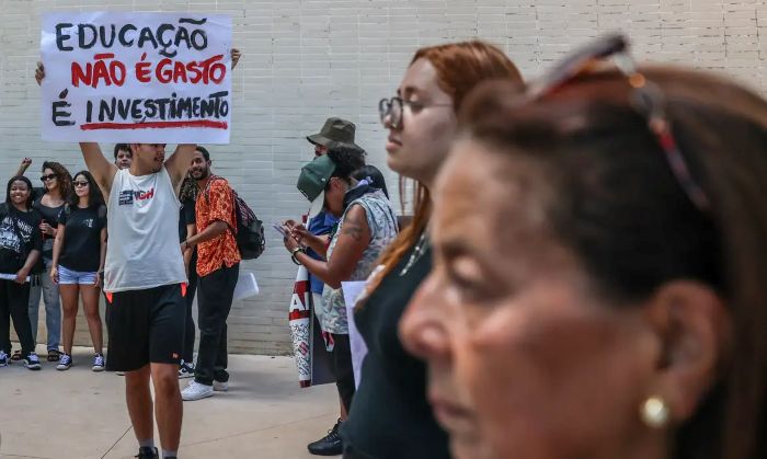 Servidores públicos defendem melhores salários e condições de trabalho