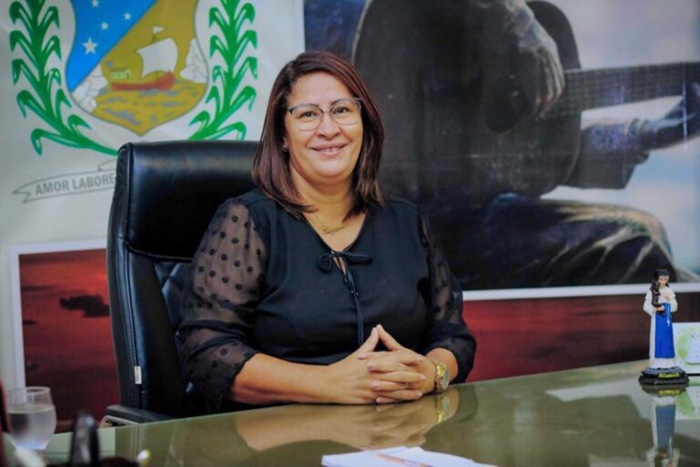 Ministério público denuncia prefeita Suzana Ramos por desobediência judicial