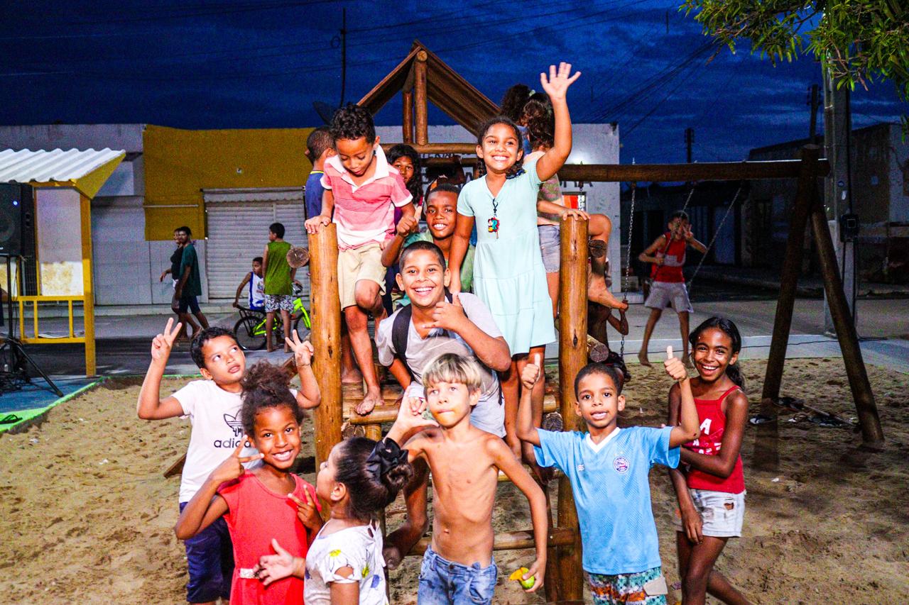 Prefeita Suzana Ramos entrega nova Praça Lourival Fernandes da Silva no bairro Piranga I